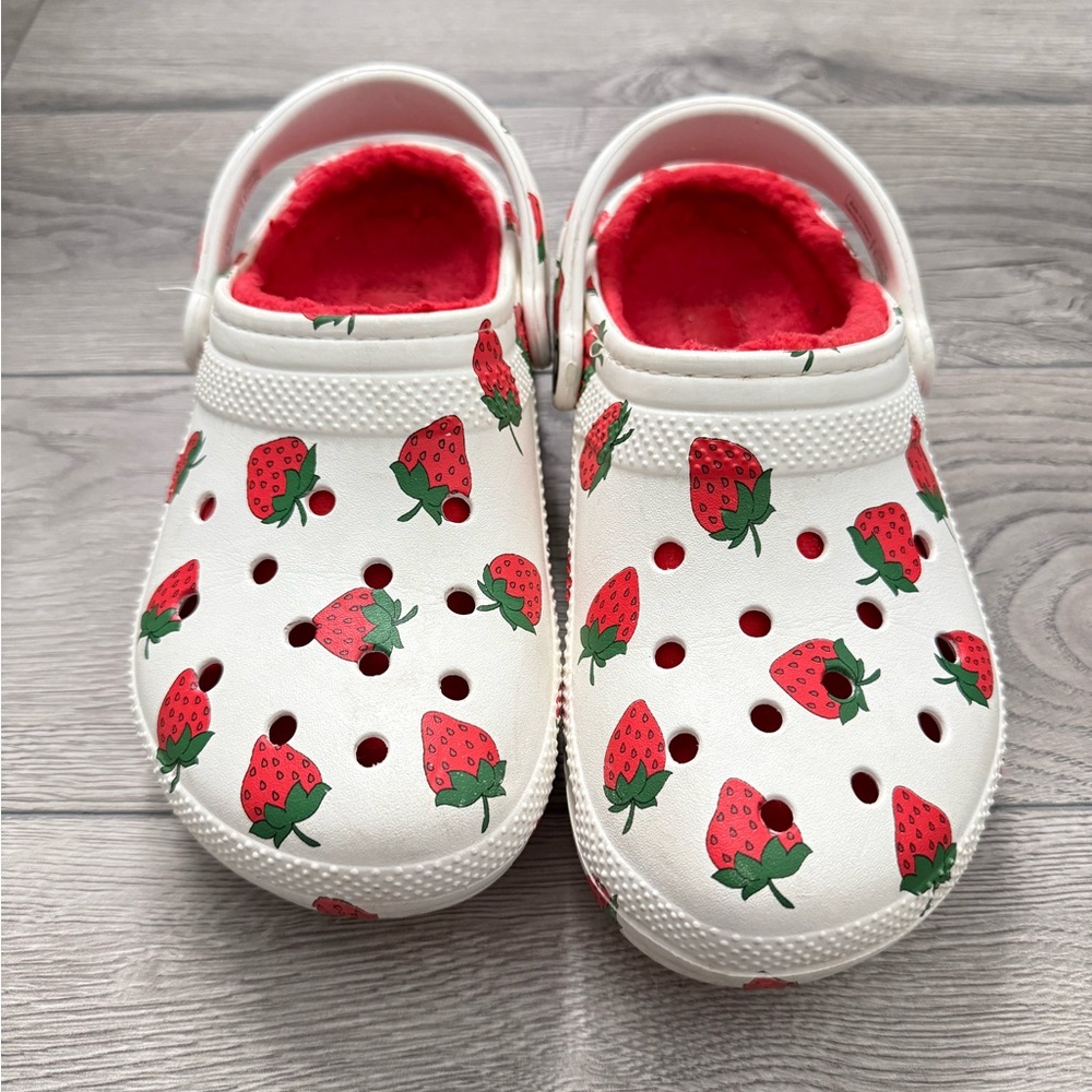 Strawberry Print Crocs Lined Womens 7